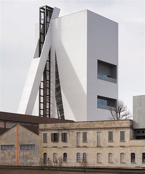 fomdazione prada archotect|fondazione prada torre.